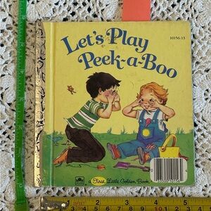 First Little Golden Book - Let's Play Peek-a-Boo